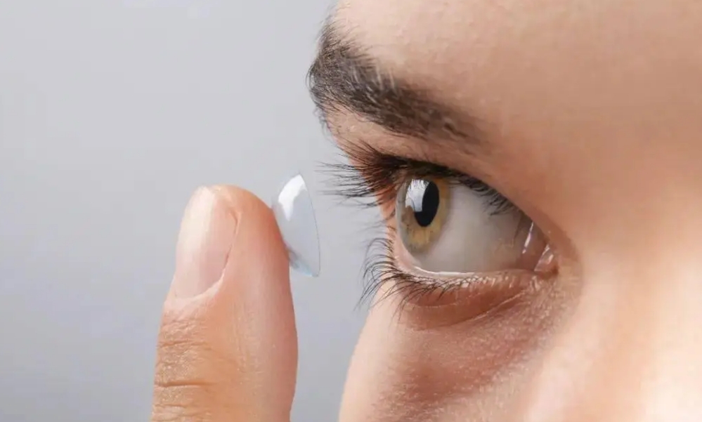 谁家硅水凝胶隐形眼能够使镜泪膜稳定？减少...