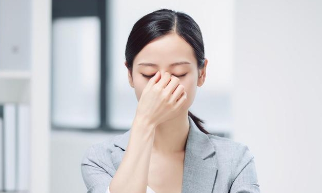 爱生华硅水凝胶隐形眼镜真舒适，保护角膜不...